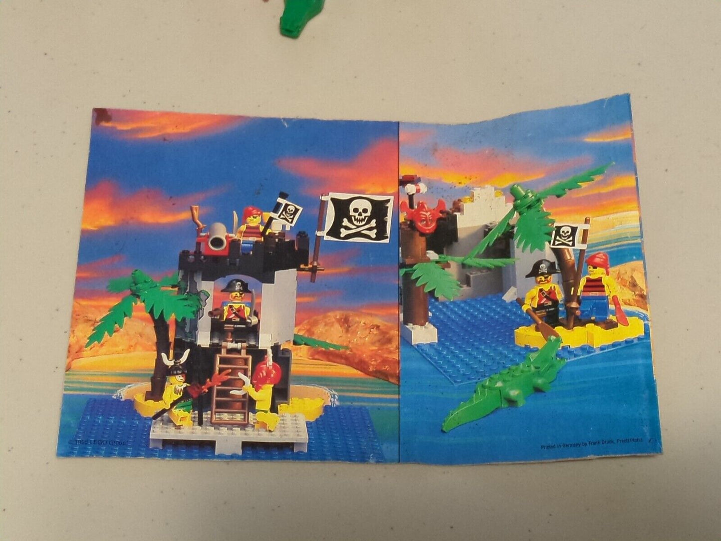 Lego Pirates: Pirates I: Pirate Treasure Chest 1788 Vintage Set