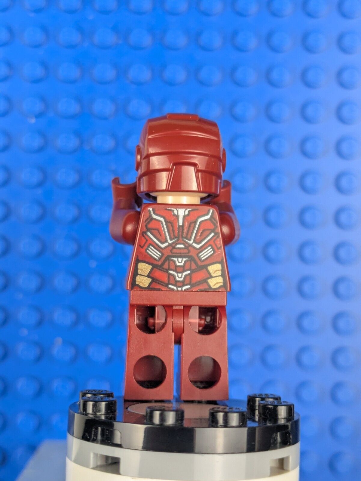 Lego Super Heroes: Avengers: Iron Man - Silver Hexagon on Chest sh0612 Set 76166