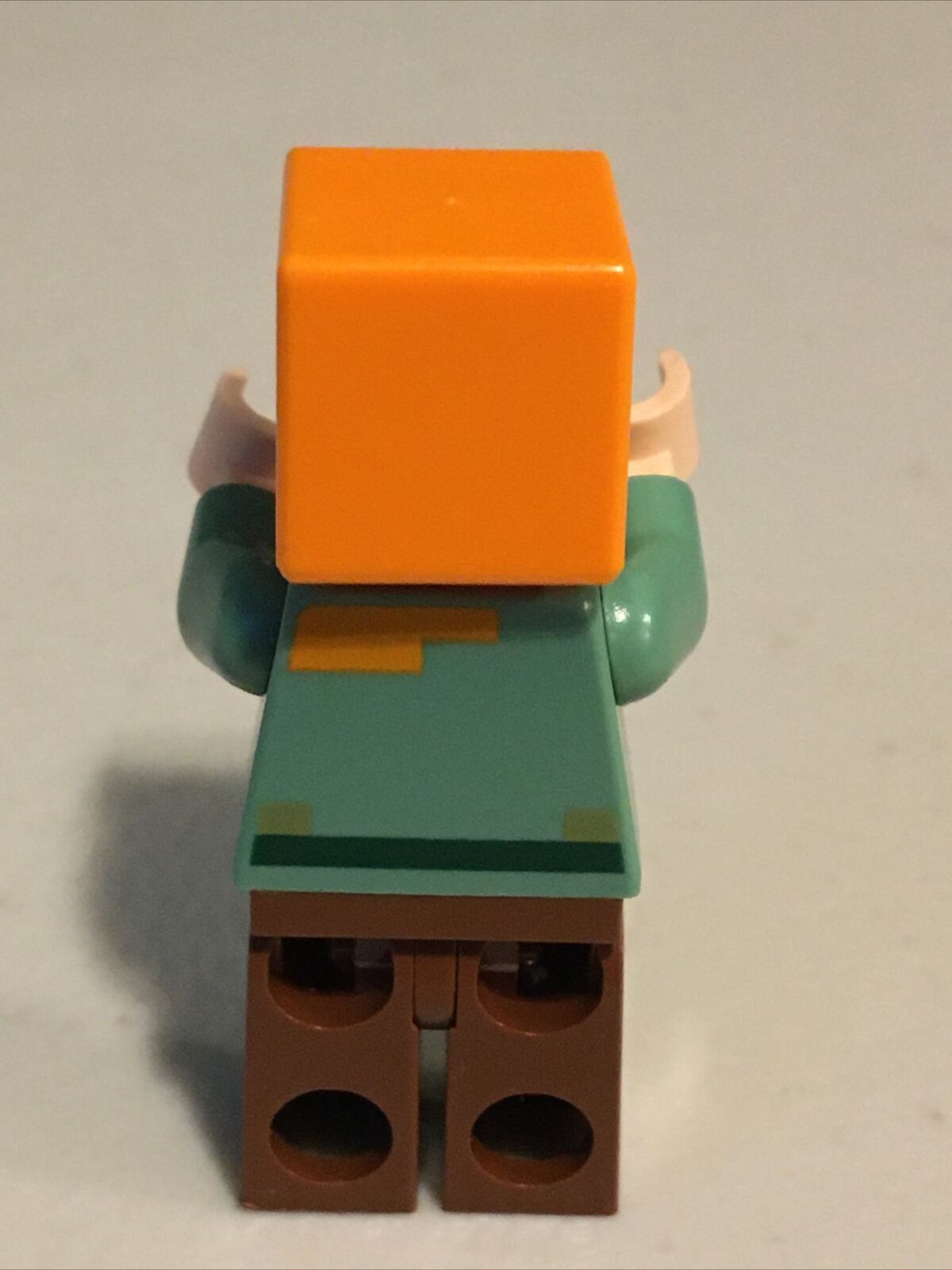 LEGO Minecraft Alex min017 - Thin Crack on Torso's Left Side