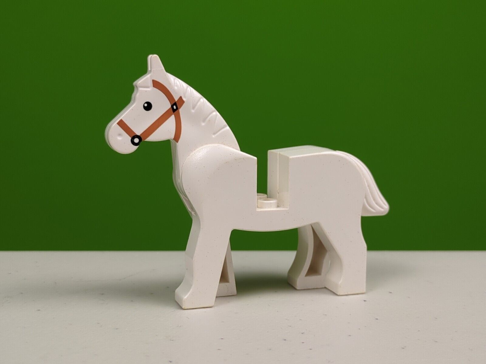 Lego Castle: Horse with Black Eyes 4493c01pb04 Sets 6021, 10223