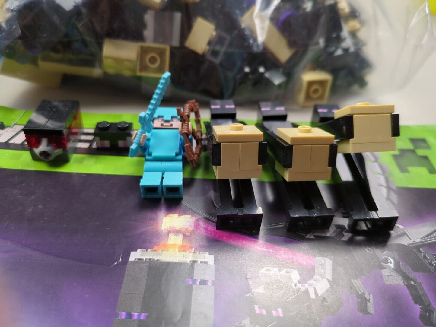 Lego Minecraft: The Ender Dragon Set 21117 w/ Instructions