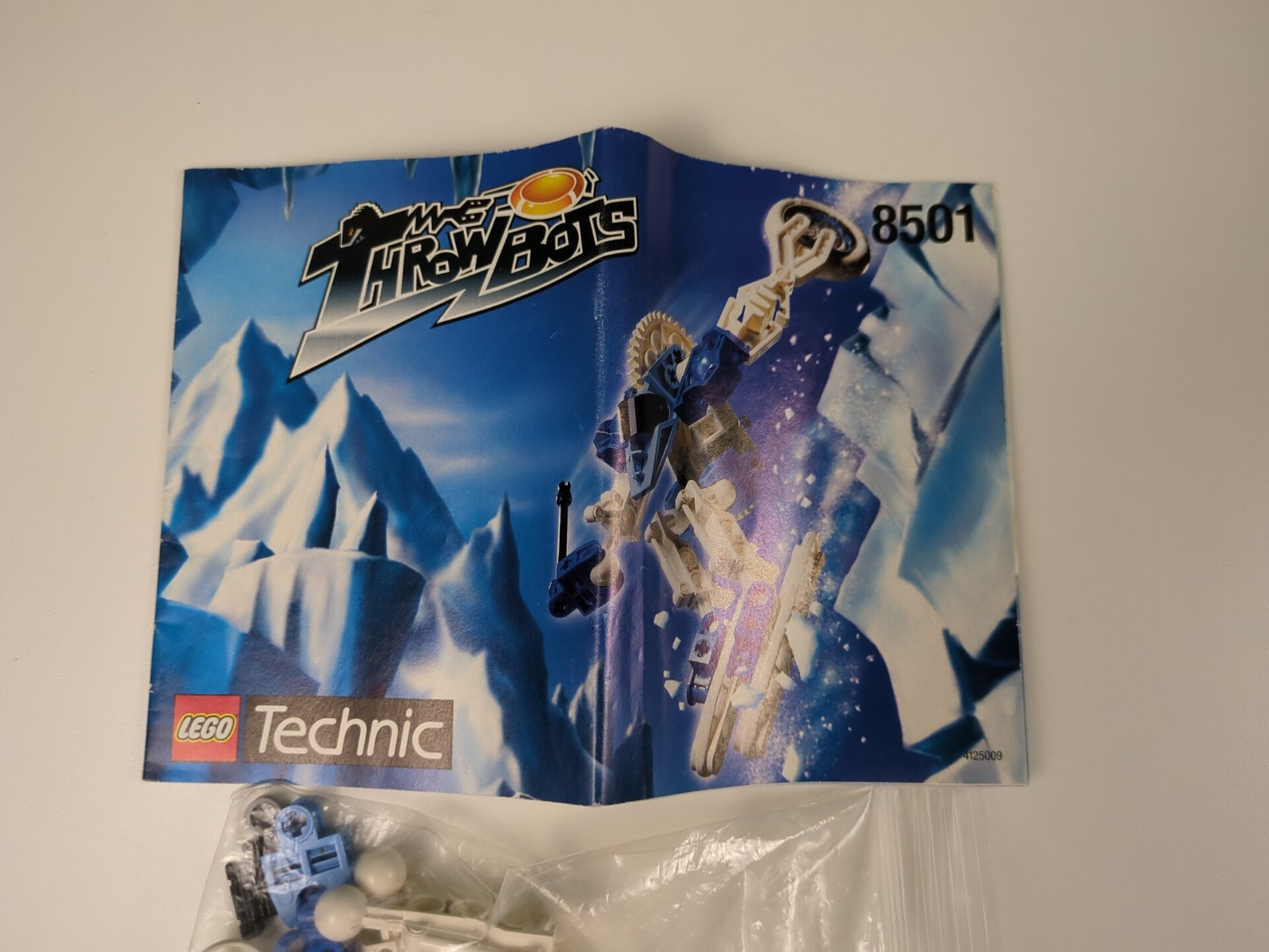 Lego Technic: Throwbot/Slizer: Ski / Ice Set 8501 - w/ Instructions