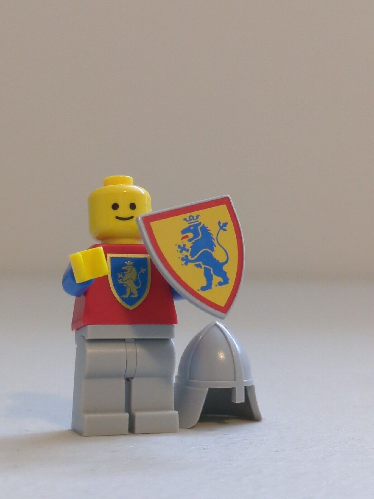 Lego Castle: Crusaders: Crusader Lion w/ Shield