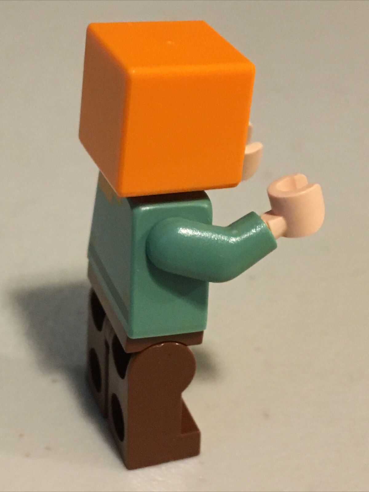 LEGO Minecraft Alex min017 - Thin Crack on Torso's Left Side