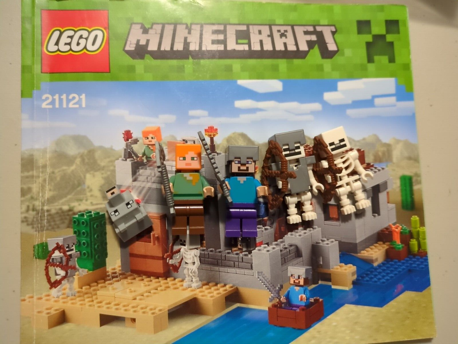 Lego Minecraft The Desert Outpost 21121 - Complete Set w/ Instructions