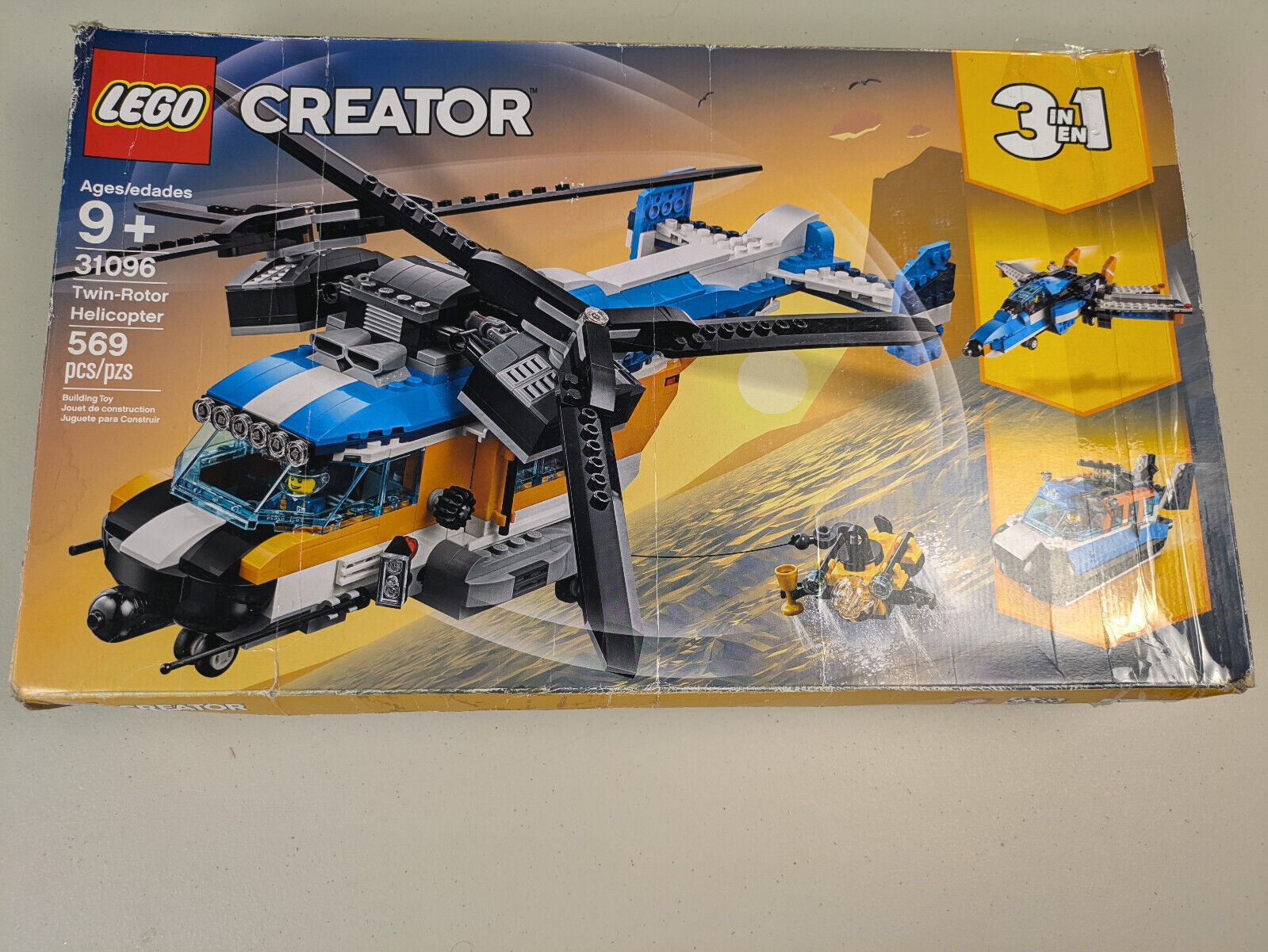 Lego Creator: Model: Airport: Twin-Rotor Helicopter 31096