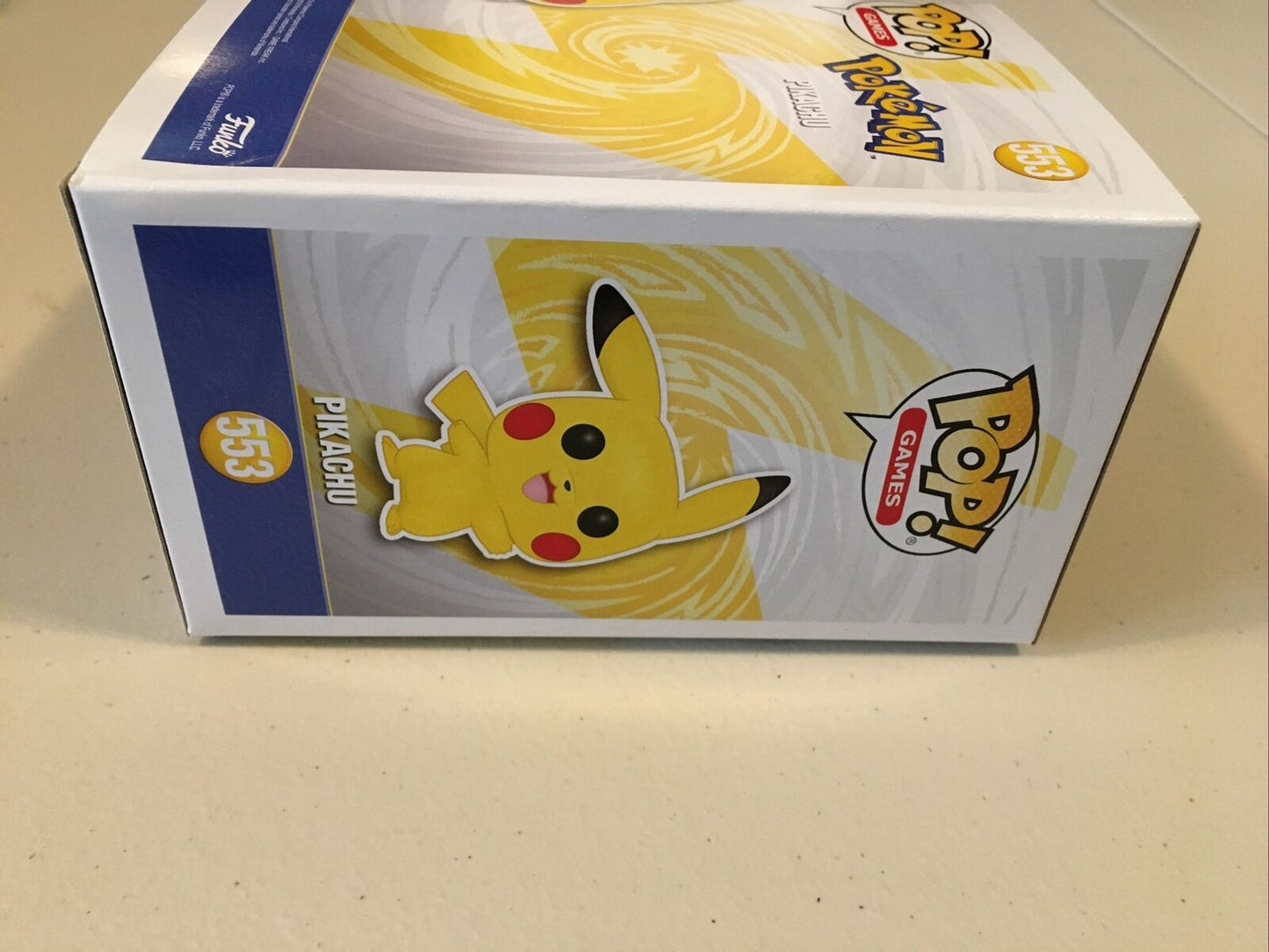 **BRAND NEW** FUNKO POP Pokémon: Pikachu #553 Vinyl Figurine **FAST SHIPPING**