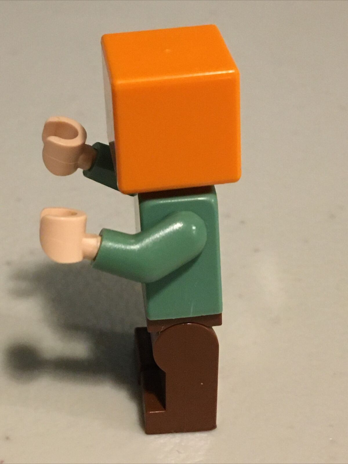 LEGO Minecraft Alex min017 - Thin Crack on Torso's Left Side