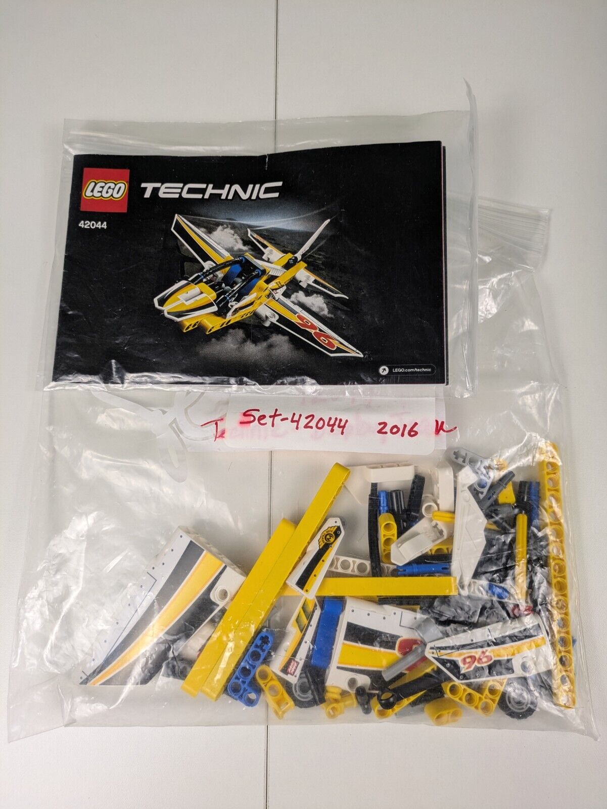 Lego Technic: Model: Airport: Display Team Jet Set 42044 w/ Instructions