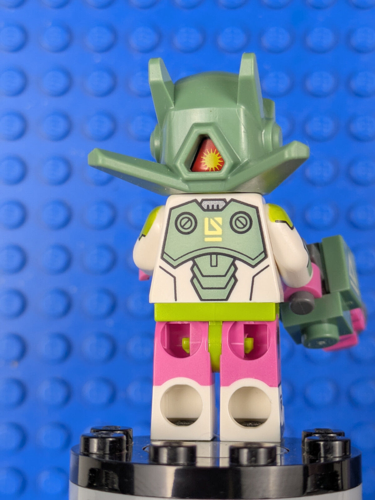 Lego Minifigure Series 24: Robot Warrior col412 Set 71037, 66733