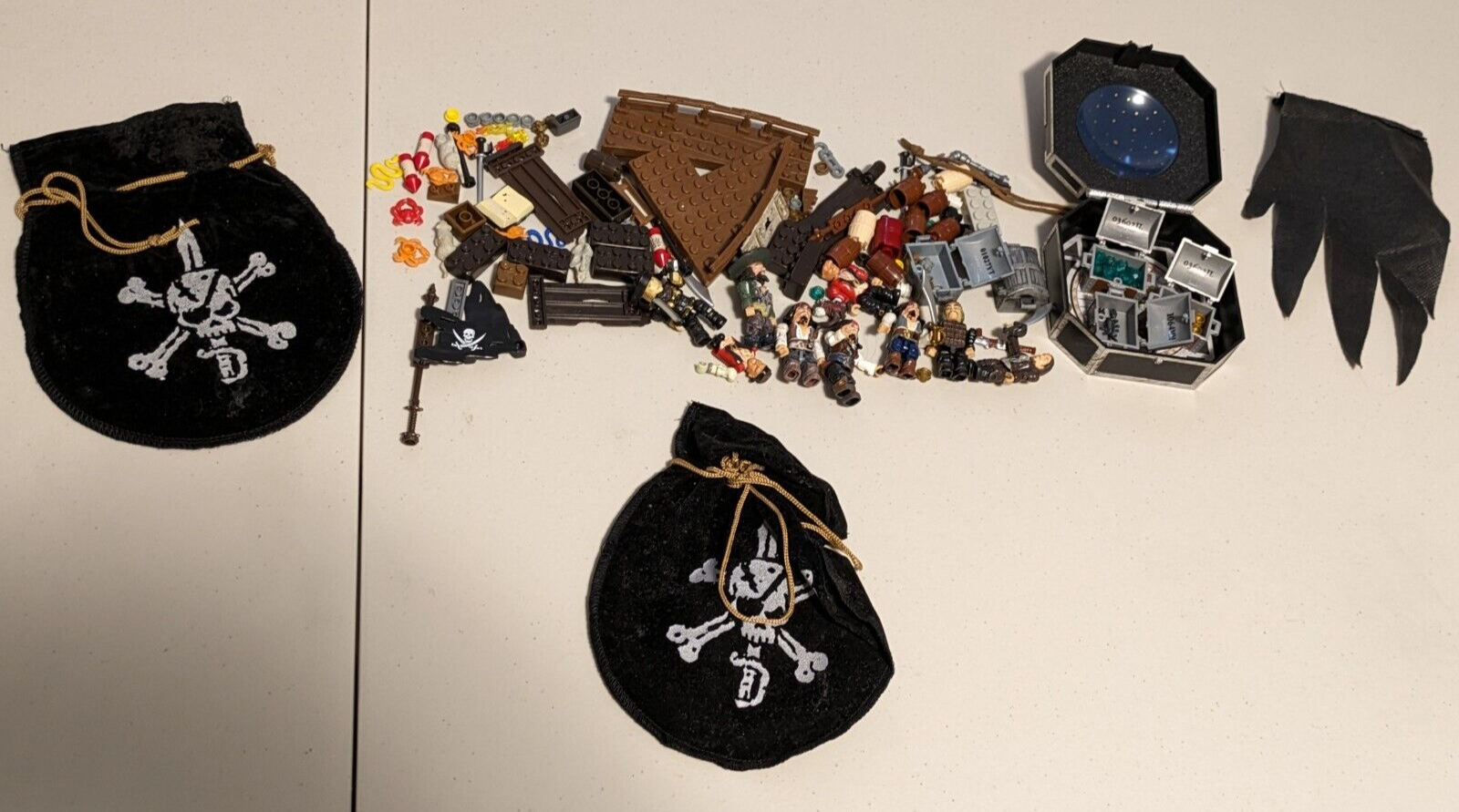 Mega Bloks Pirates of the Caribbean Sets: Sao Feng 1065, Black Pearl 1066, 1070