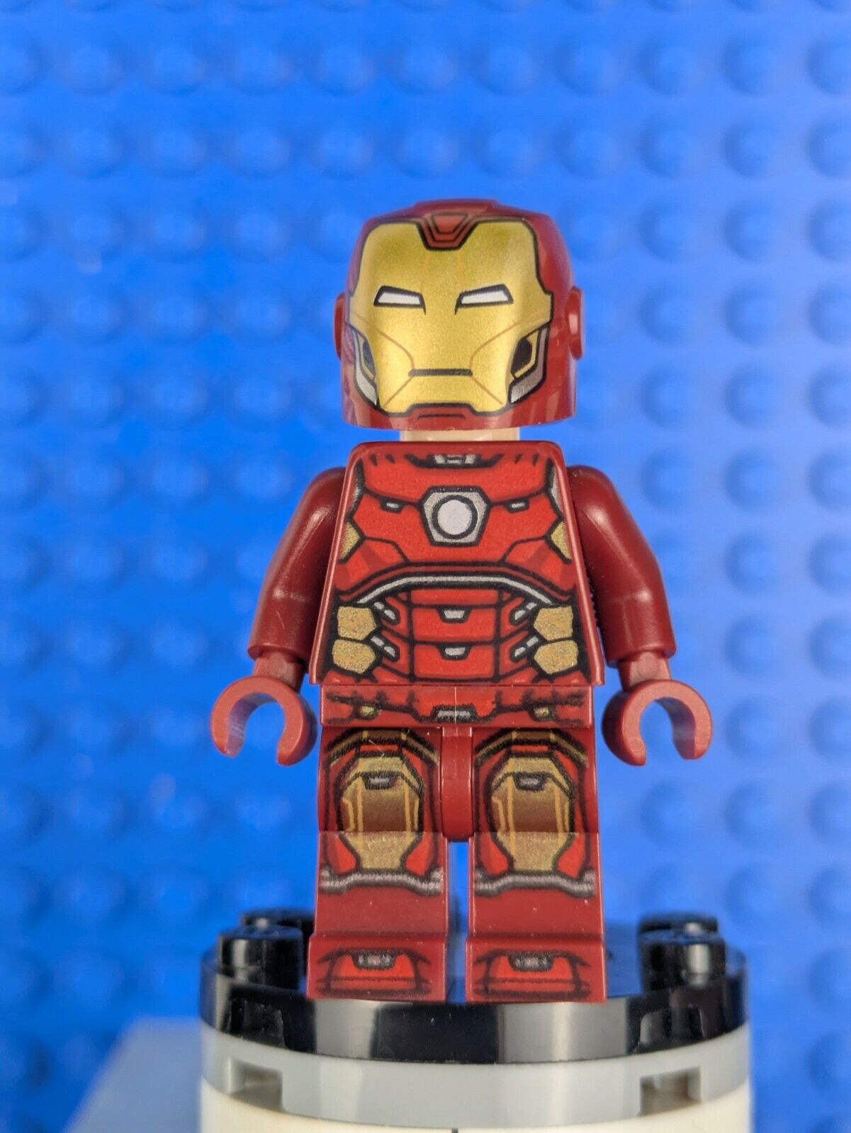 Lego Super Heroes: Avengers: Iron Man - Silver Hexagon on Chest sh0612 Set 76166