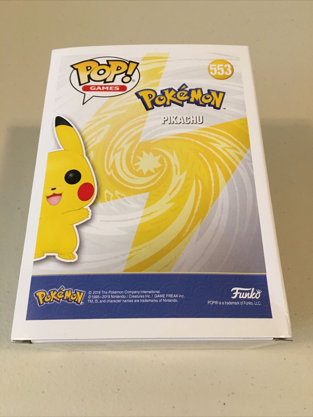 **BRAND NEW** FUNKO POP Pokémon: Pikachu #553 Vinyl Figurine **FAST SHIPPING**