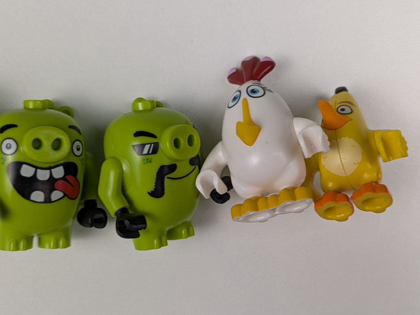 Lego The Angry Birds Movie: Stella, Red, Matilda, Chuck, Herd of Pigs Set 75824