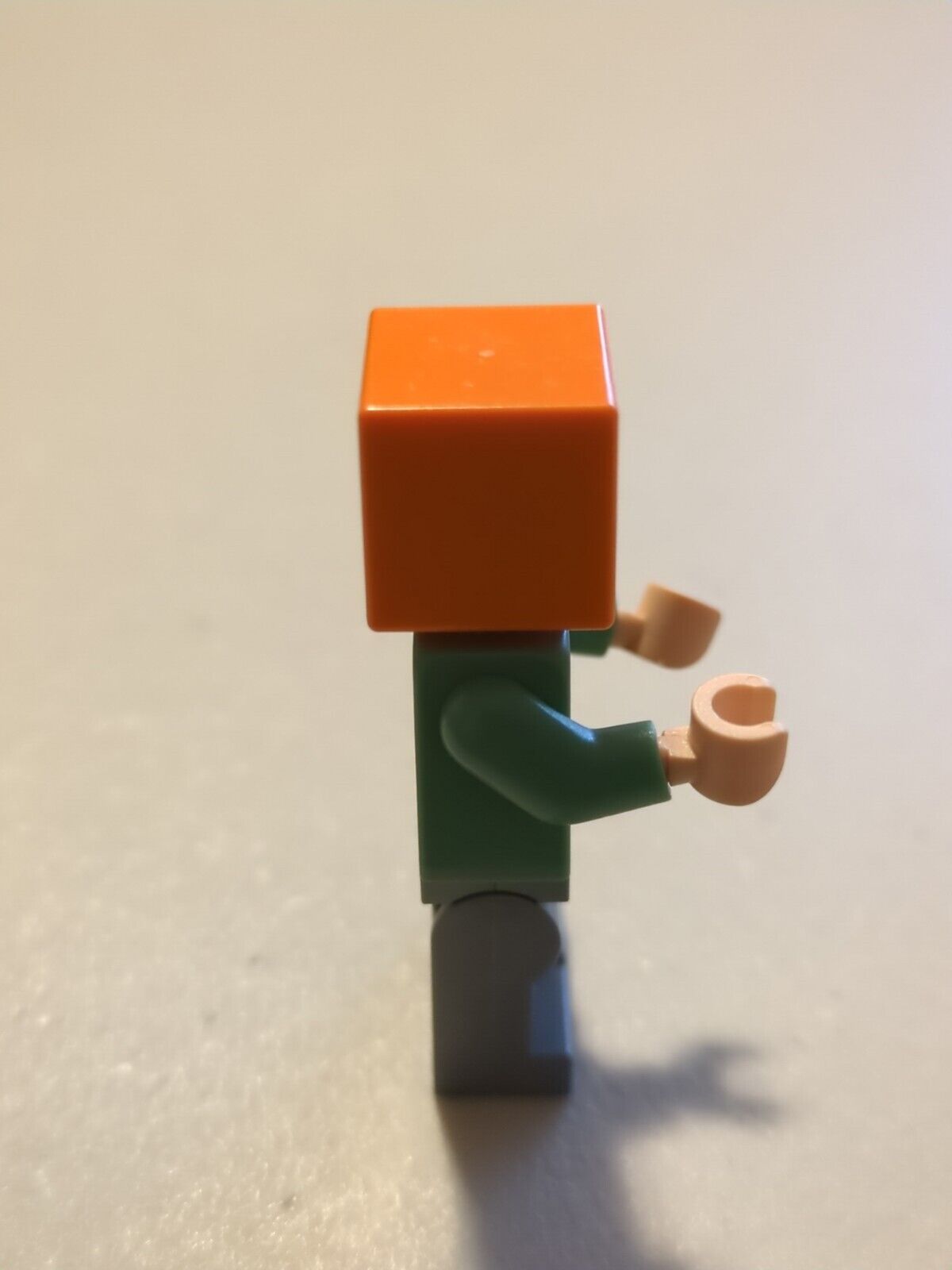 Lego Minecraft Alex - Flat Silver Legs min026 From Set 21125