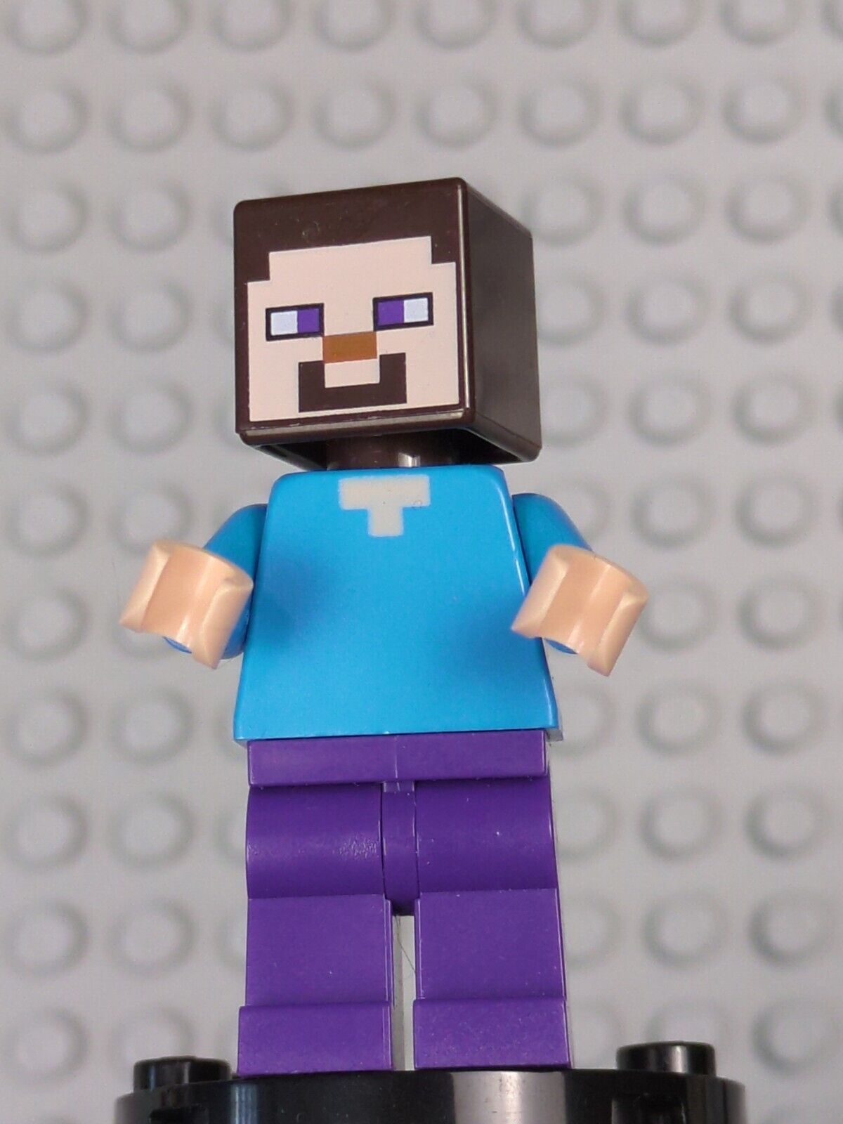 Lego Minecraft: Steve - Dark Purple Legs min009 Sets 21116, 30672, 30393