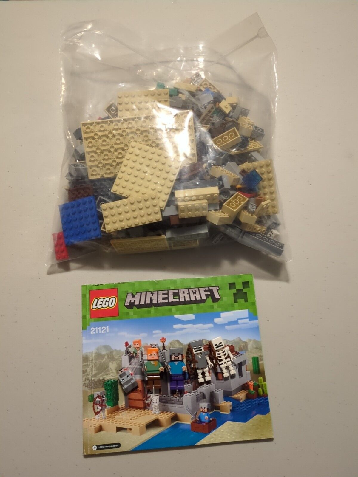 Lego Minecraft The Desert Outpost 21121 - Complete Set w/ Instructions