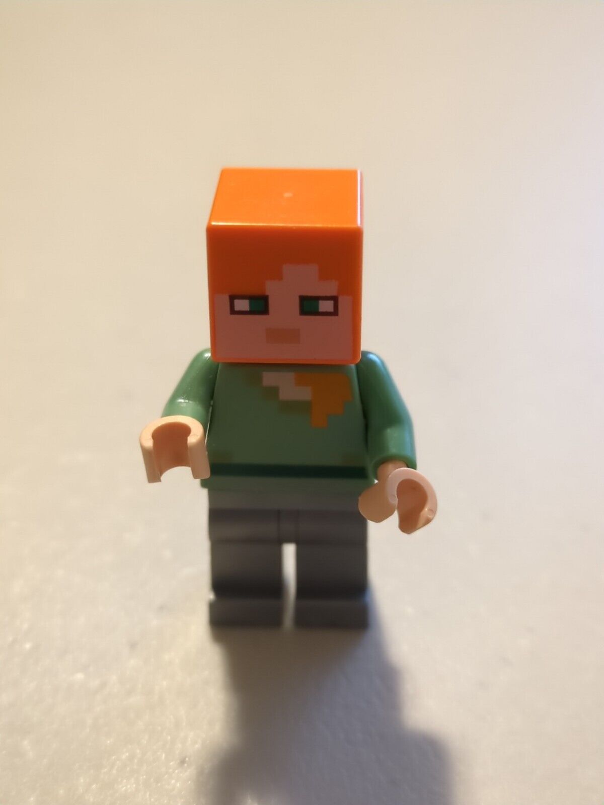 Lego Minecraft Alex - Flat Silver Legs min026 From Set 21125