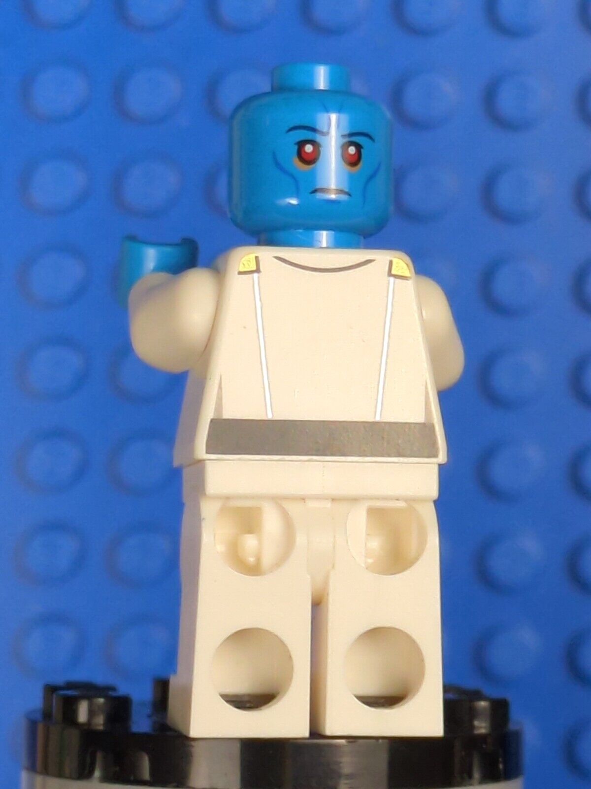 Star Wars minifigure Thrawn from Star Wars Rebels set 75170 offers