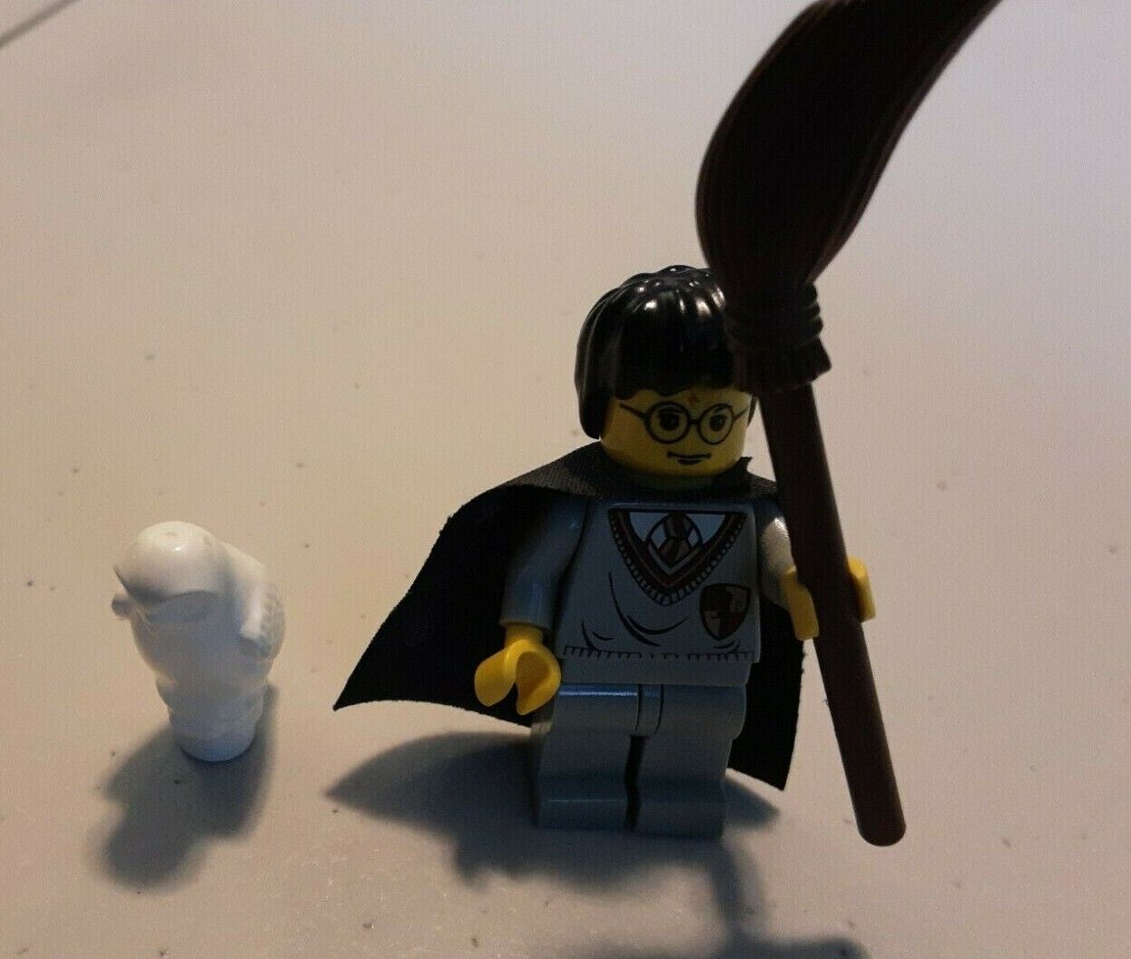 LEGO Harry Potter hp036 w/ Black Cape, Brown Magic Broom & White Owl