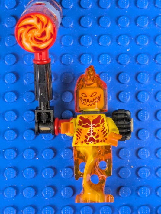 Lego NEXO KNIGHTS: Flama - Yellow Head and Torso nex054 Set 70339