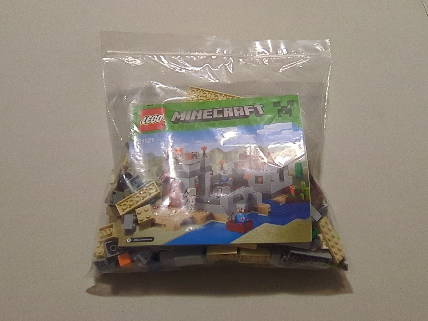 Lego Minecraft The Desert Outpost 21121 - Complete Set w/ Instructions