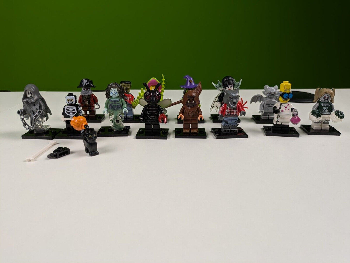 Lego Series 14 Minifigures: Minifigure, Series 14 71010 (14/16 Minifigures)