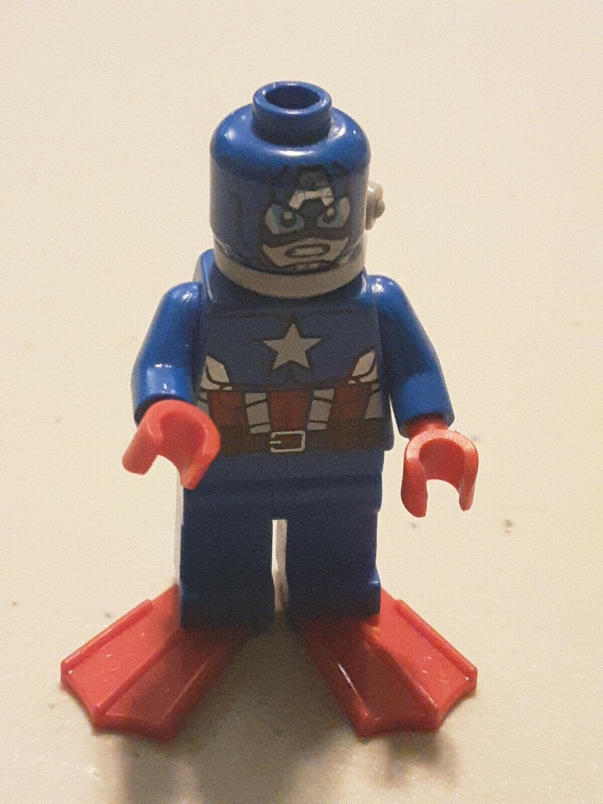 LEGO Captain America, Space Captain America sh228 (76049) - Like NEW Condition!