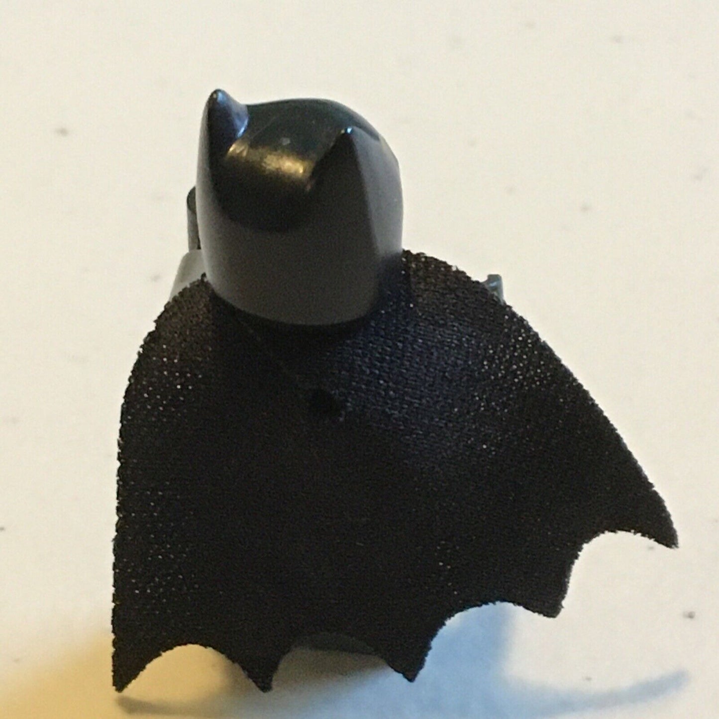 LEGO Super Heroes Batman - Dark Bluish Gray Suit sh151 Crack On Left Side Torso