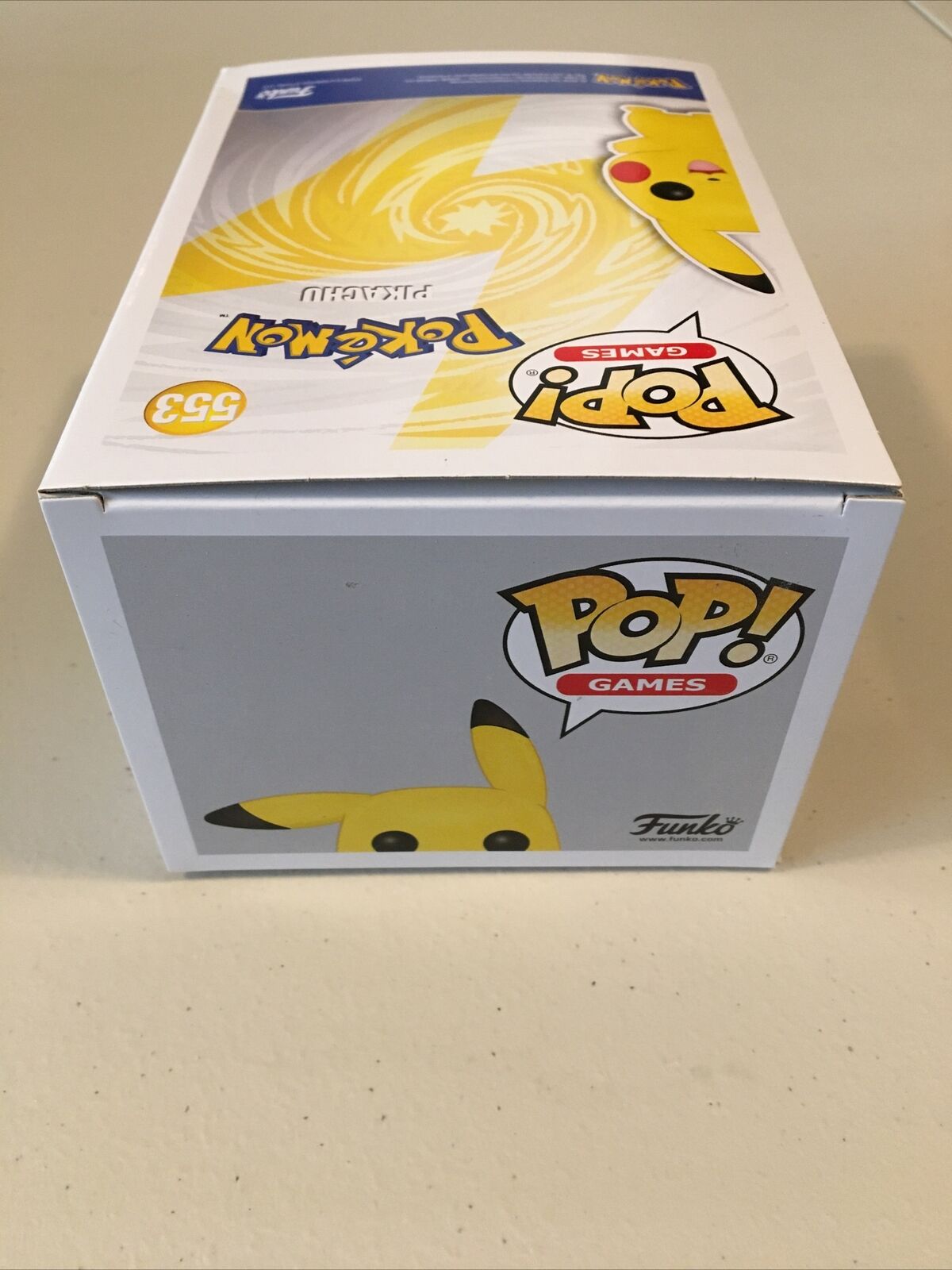 **BRAND NEW** FUNKO POP Pokémon: Pikachu #553 Vinyl Figurine **FAST SHIPPING**