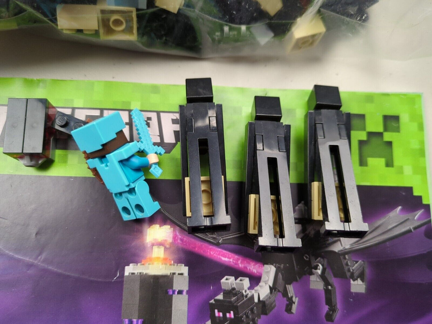 Lego Minecraft: The Ender Dragon Set 21117 w/ Instructions