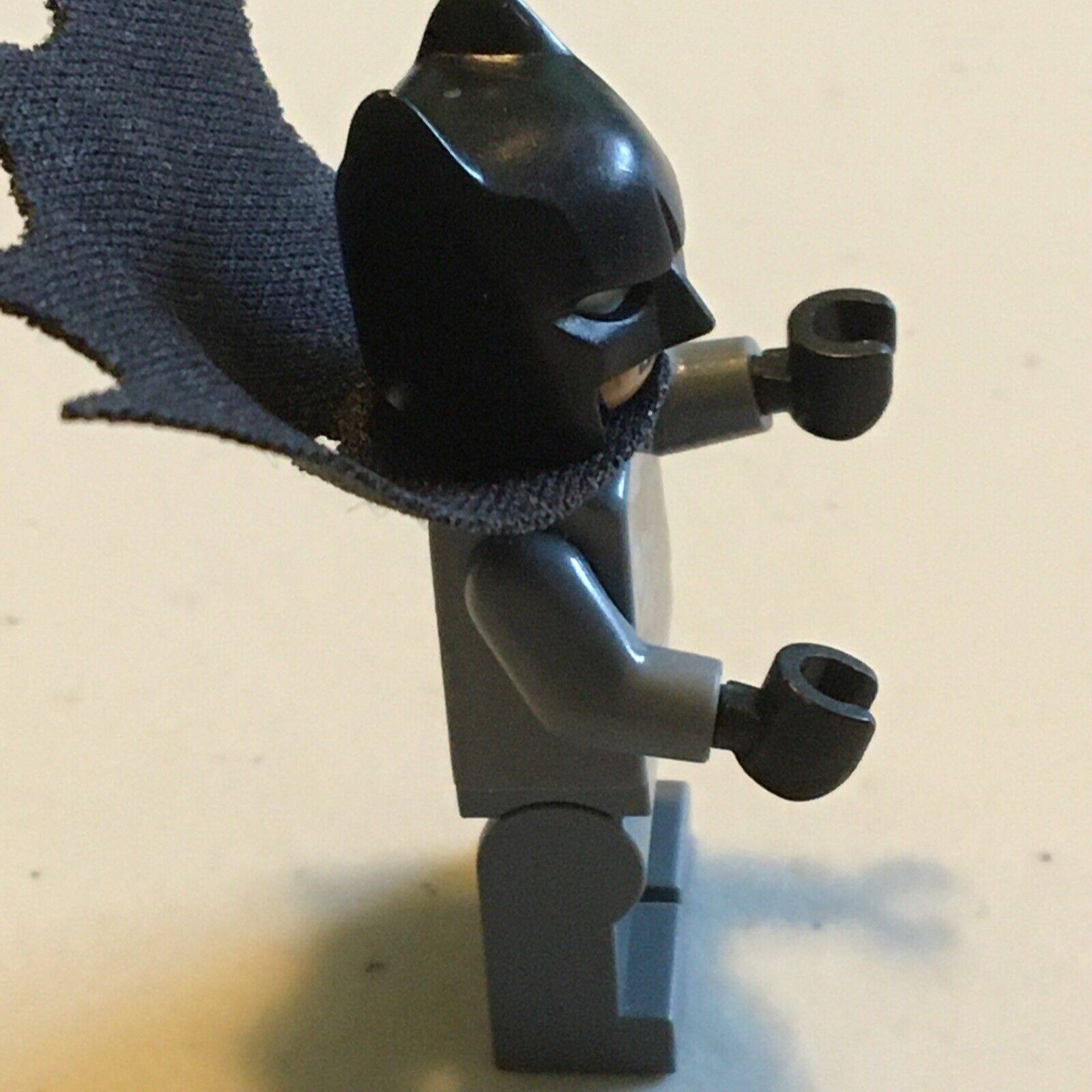 LEGO Super Heroes Batman - Dark Bluish Gray Suit sh151 Crack On Left Side Torso