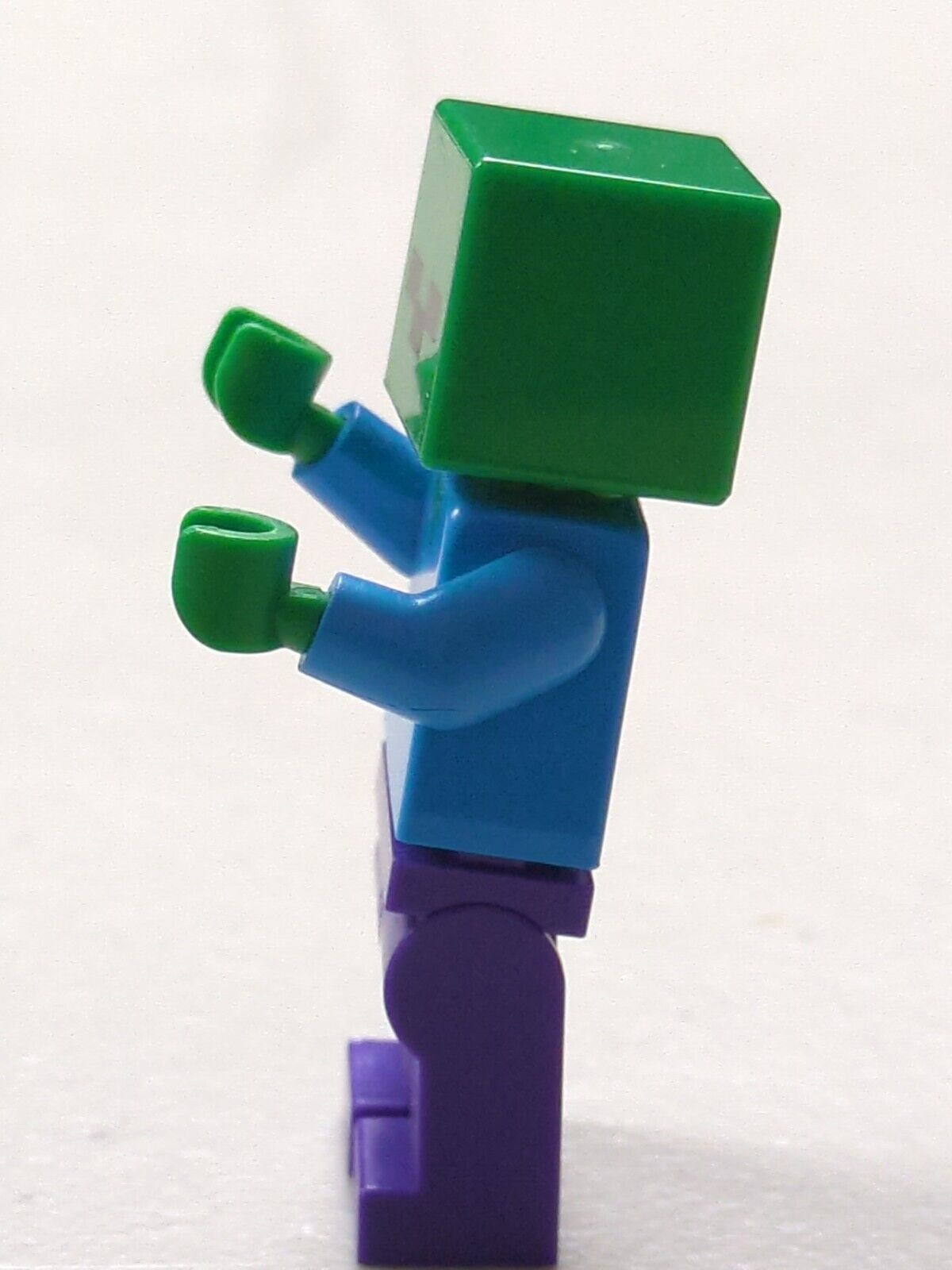 Lego Minecraft: Zombie - Dark Purple Legs min010 Sets 21118, 21256, 21166, 21240