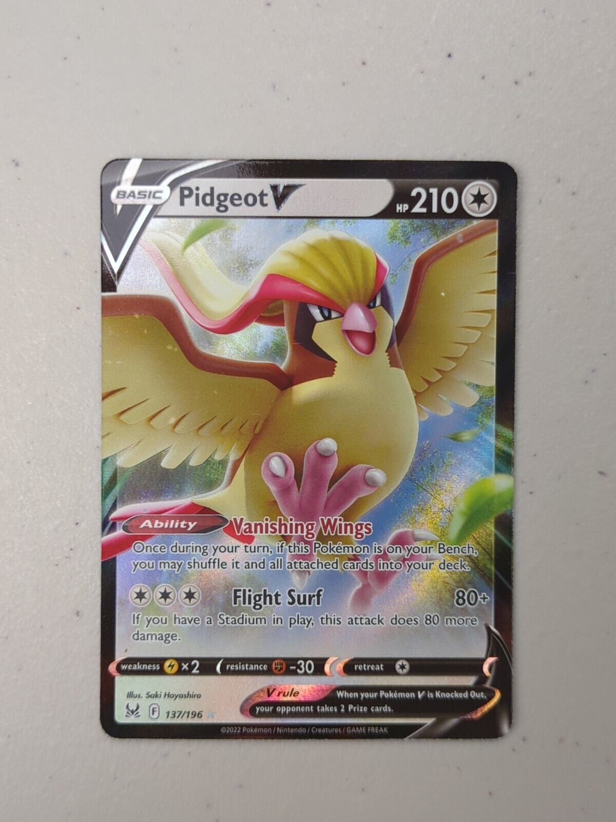 Pidgeot V - 137/196 - Ultra Rare Lost Origin - Pokemon Card - NM