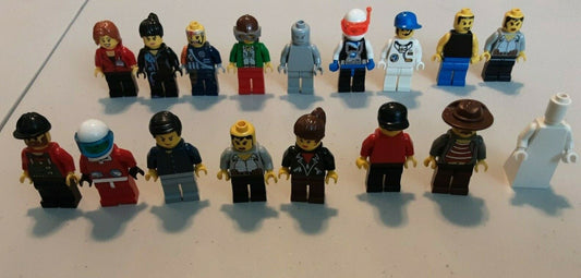 LEGO Bundle of 17 Random Minifigures MAKE ME AN OFFER! - Like NEW Condition!