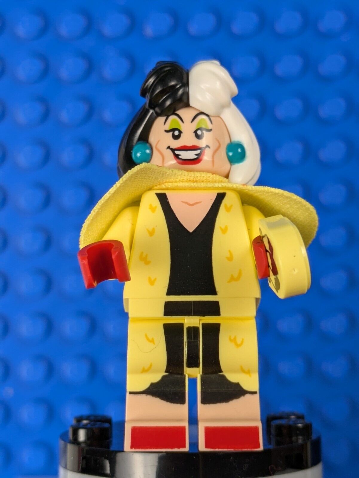 Lego Collectible Minifigures: Disney 100: Cruella de Vil dis104 Set 71038, 66734