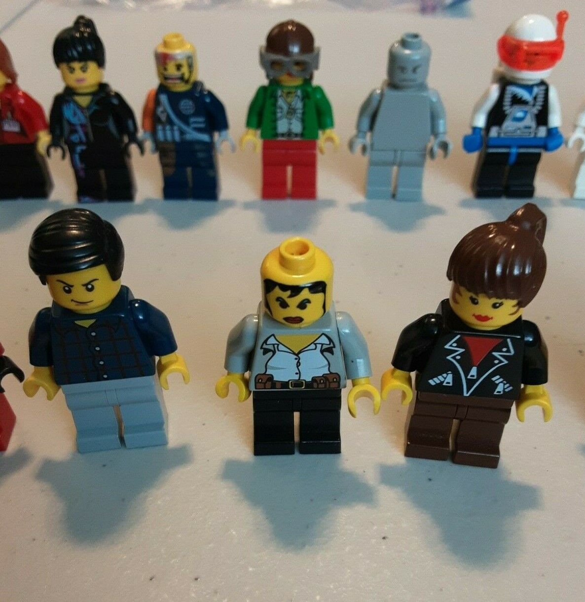 LEGO Bundle of 17 Random Minifigures MAKE ME AN OFFER! - Like NEW Condition!