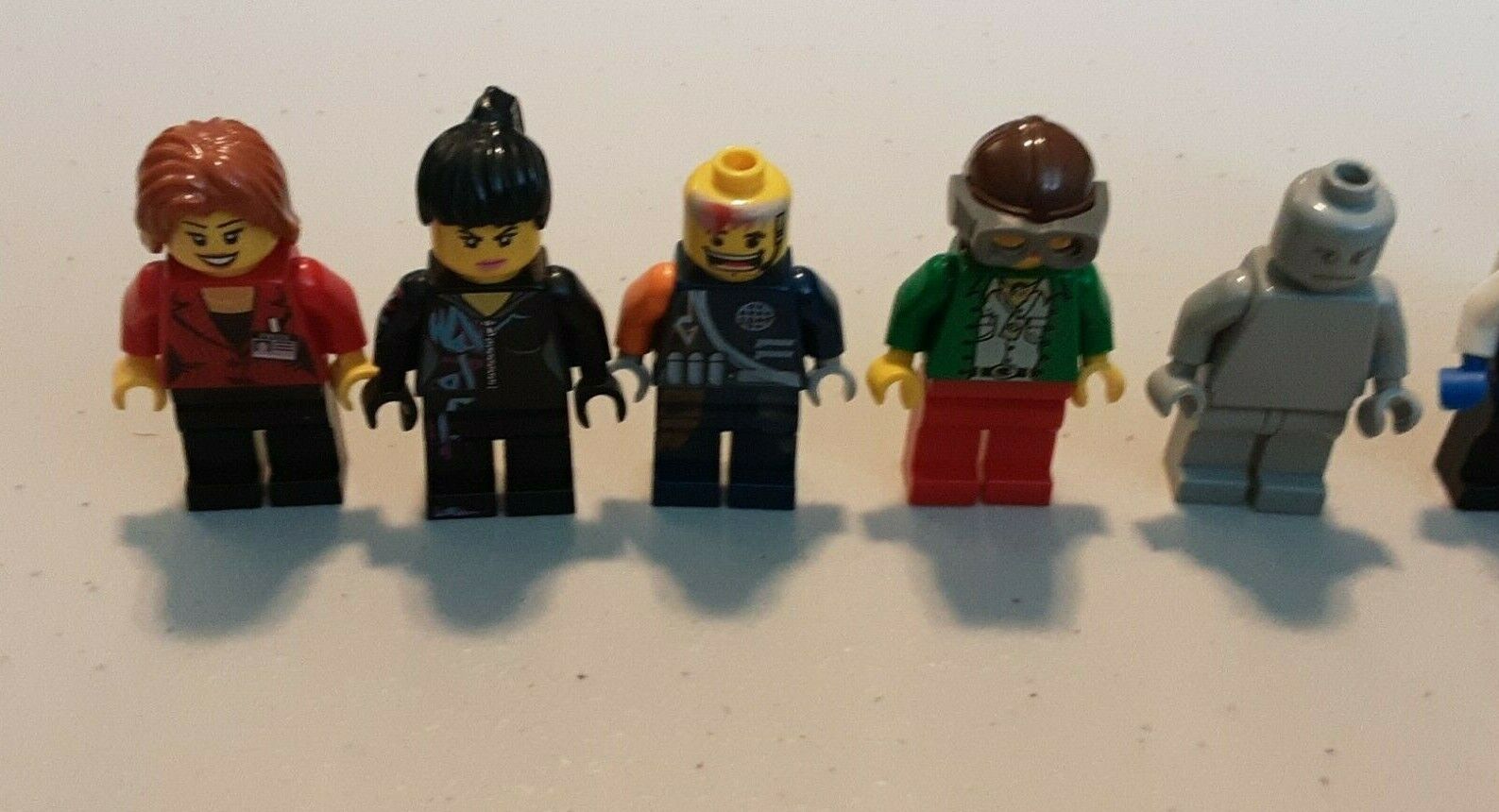 LEGO Bundle of 17 Random Minifigures MAKE ME AN OFFER! - Like NEW Condition!