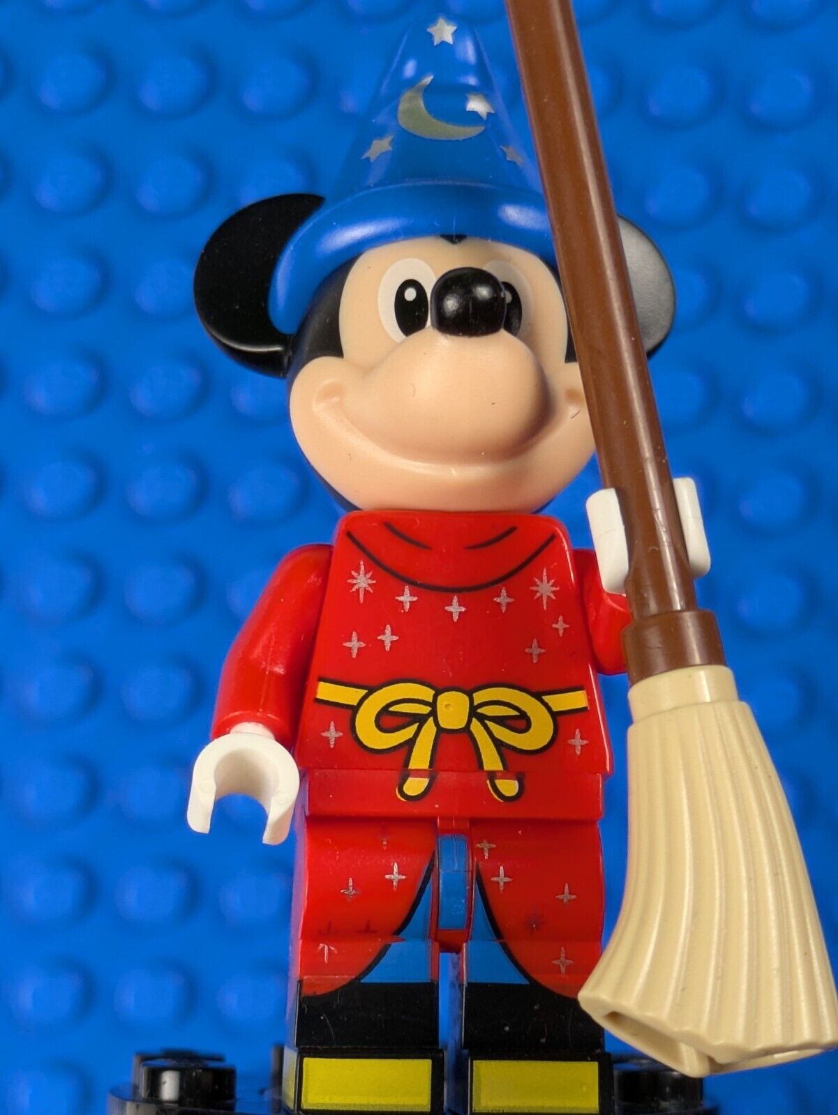 Lego Collectible Minifigures: Sorcerer's Apprentice Mickey dis095 Set 71038