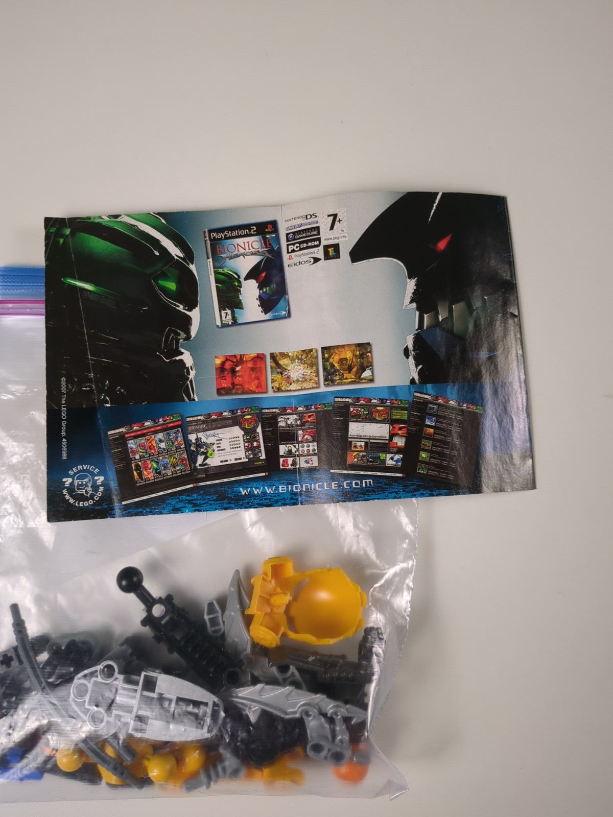 Lego BIONICLE: Matoran of Mahri Nui: Dekar Set 8930 - w/ Instructions