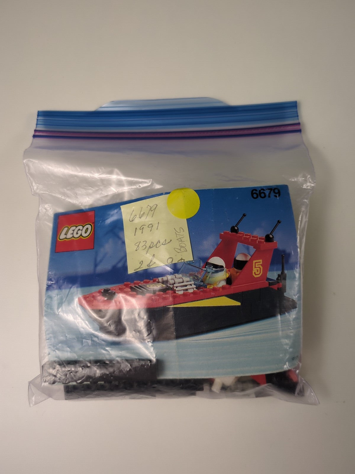 Lego Town: Classic Town: Harbor: Dark Shark Set 6679 - w/ Instructions