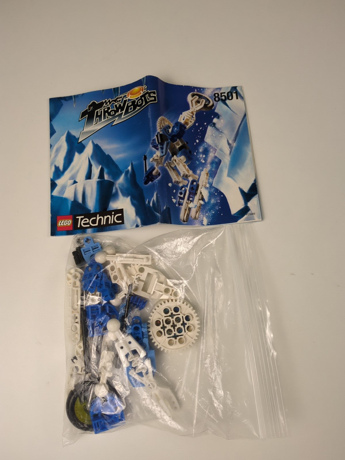 Lego Technic: Throwbot/Slizer: Ski / Ice Set 8501 - w/ Instructions