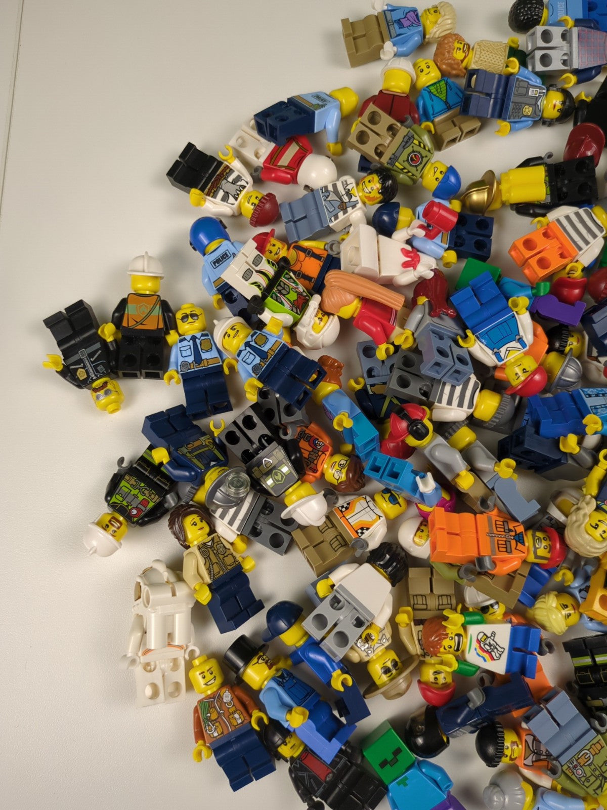 Lego 100 Minifigures Bundle / Lot