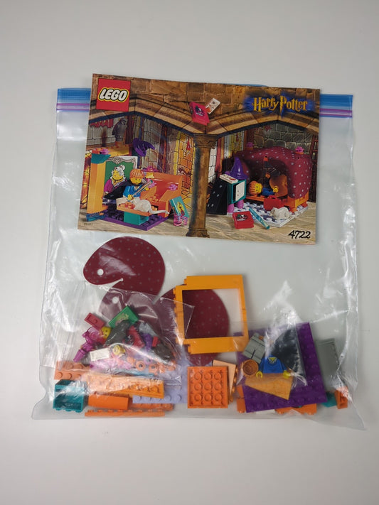 Lego Harry Potter: Sorcerer's Stone: Gryffindor Set 4722 - w/ Instructions