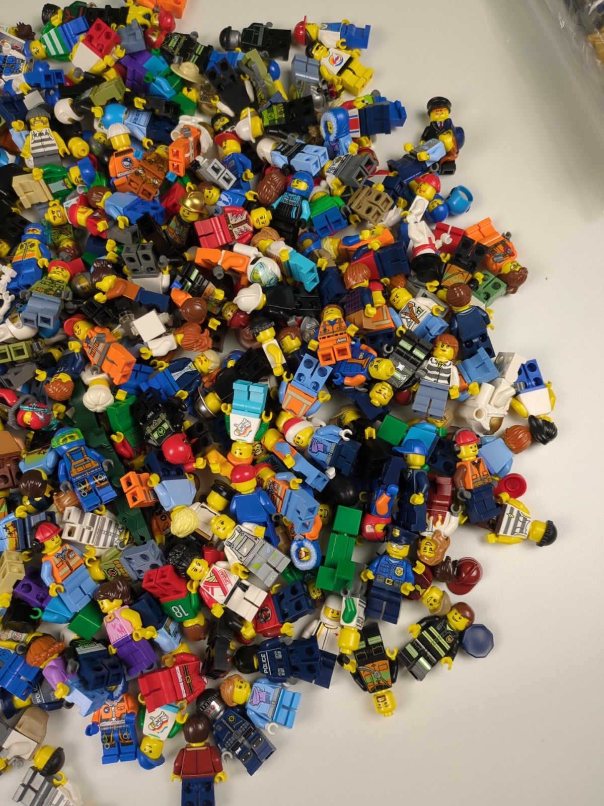 Lego 290+ Minifigures Bundle / Lot