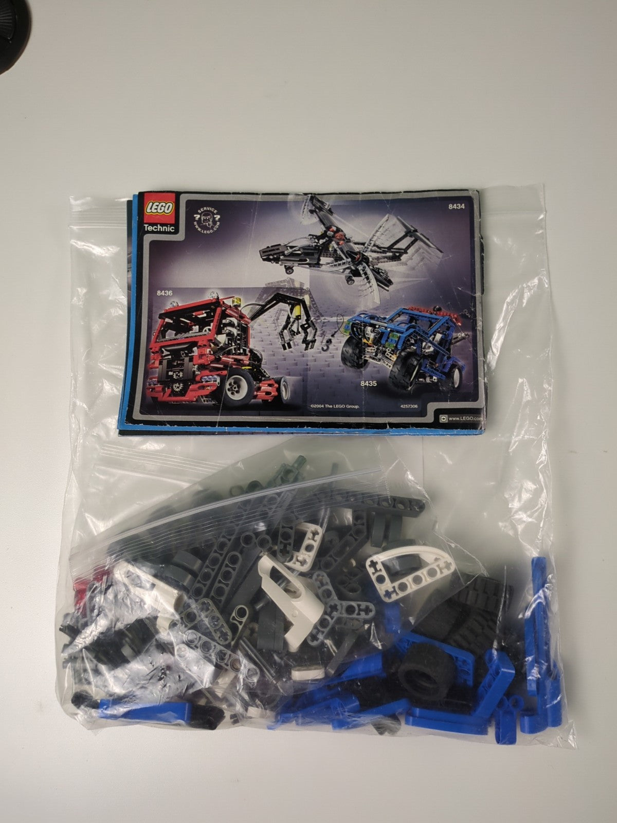 Lego Technic: Model: Traffic: Cool Movers Set 8433 - w/ Instructions