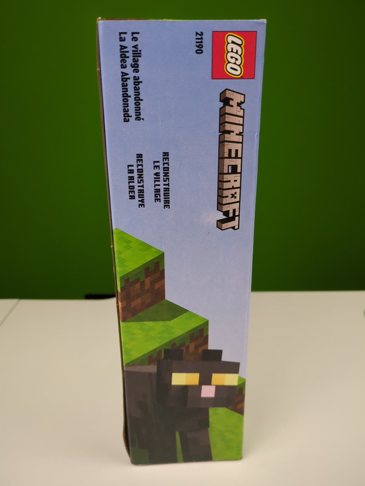 Lego Minecraft: The Abandoned Village 21190 BRAND NEW!