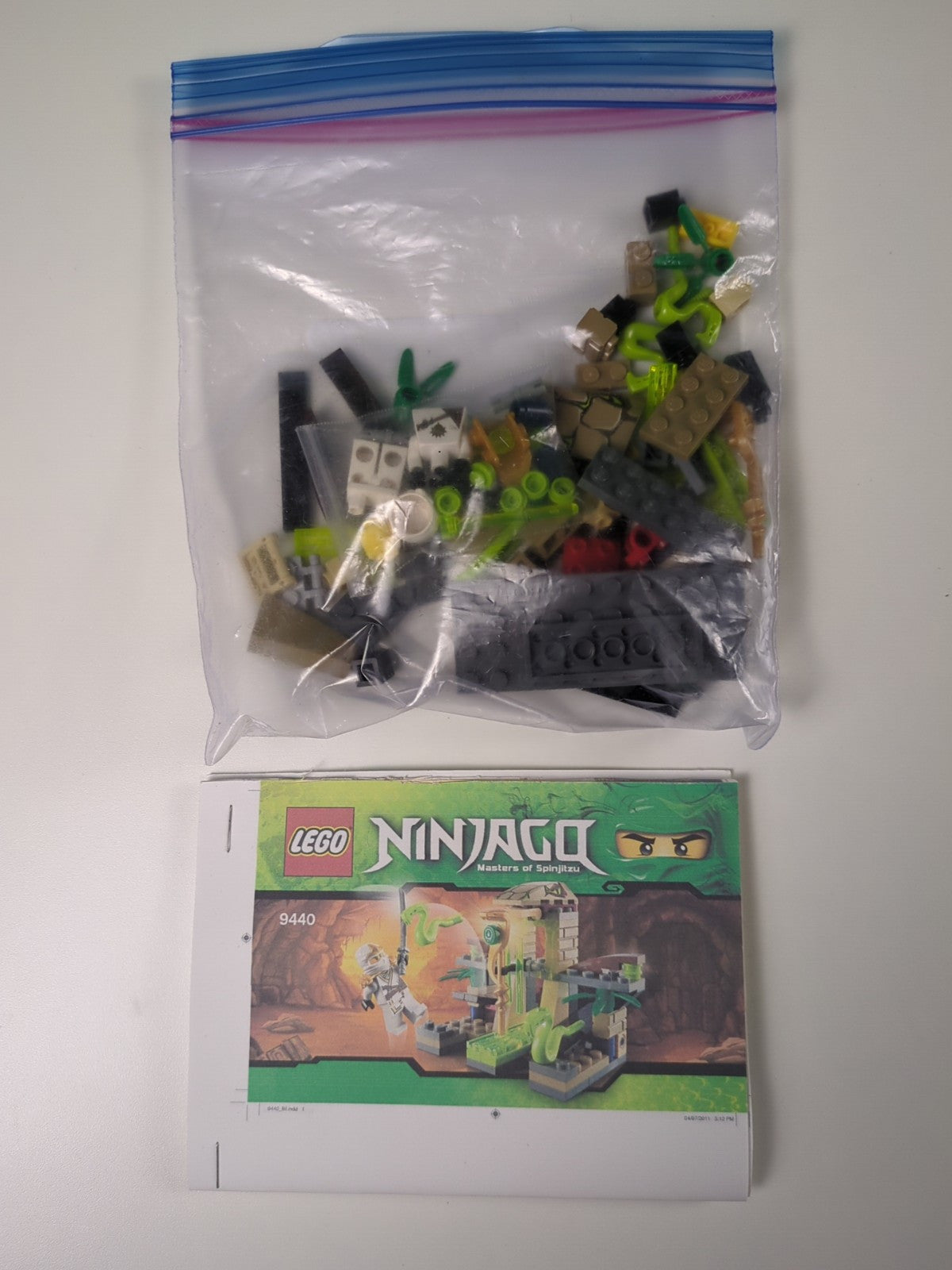 Lego NINJAGO: Rise of the Snakes: Venomari Shrine Set 9440 - w/ Instructions