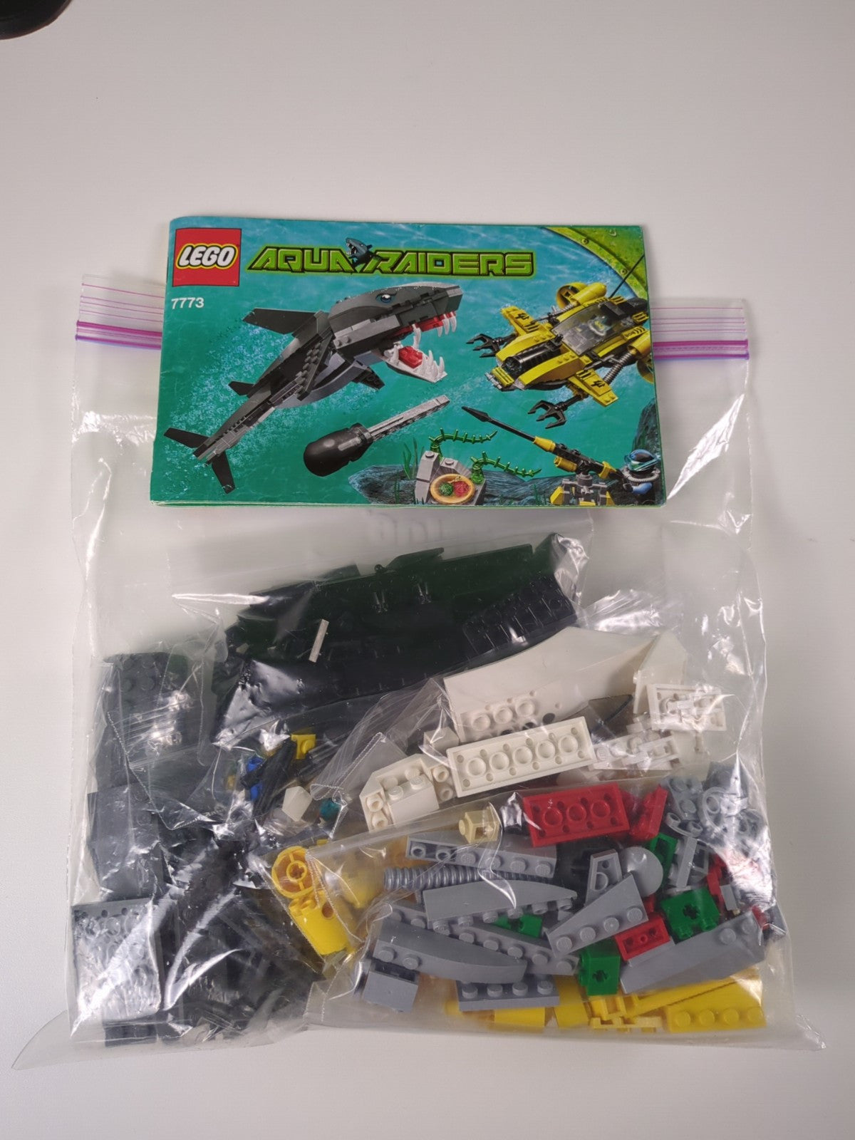 Lego Aquazone: Aquaraiders II: Tiger Shark Attack Set 7773 - w/ Instructions