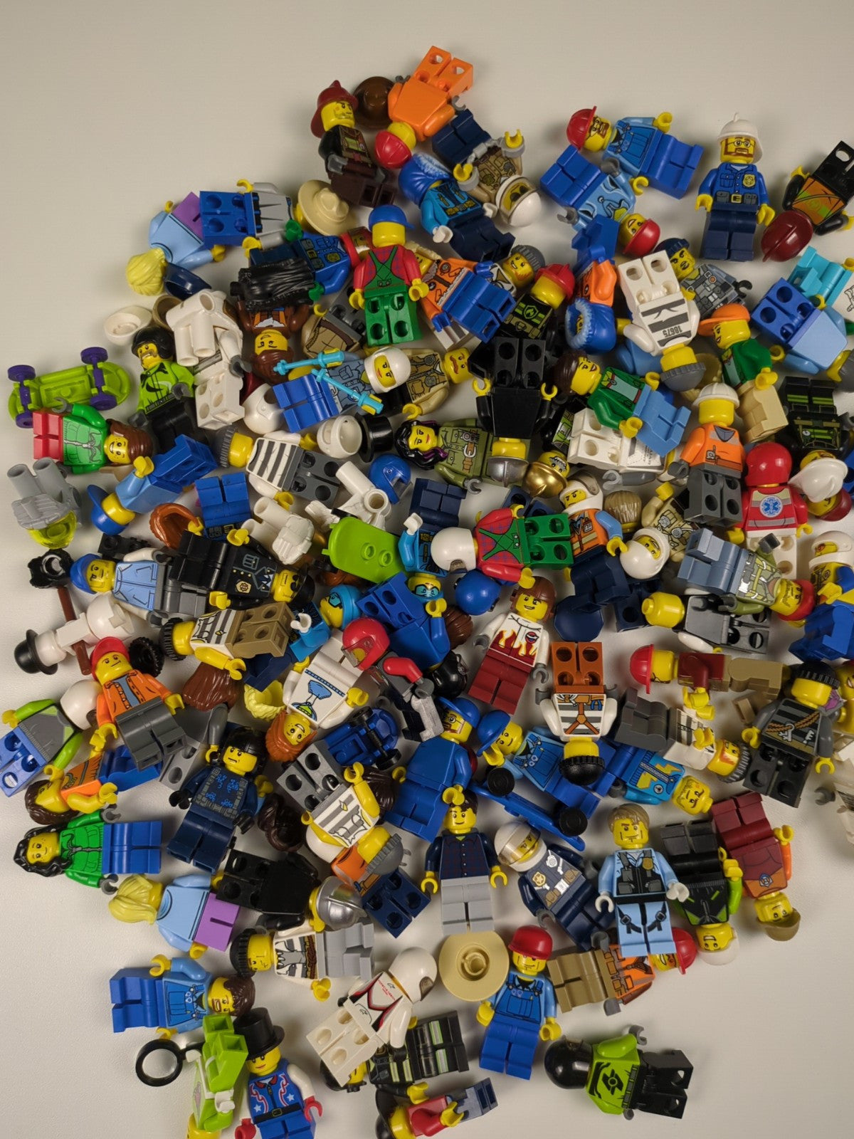 Lego 100 Minifigures Bundle / Lot